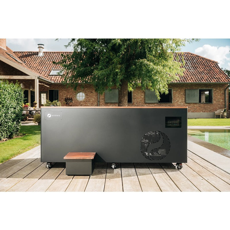 Winthera Ice Pro ice bath on terrace with casters for flexible placement outdoors.